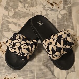 Shade & Shore Black And Cream Floral Slide Flip Flops
